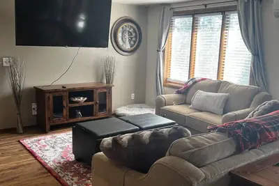 Image de Five Mile -3 bed 1 bath unit\n\n