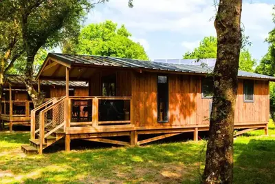Lodge Premium Vip 45m² 2 chambres dont terrasse de 11m² + Tv + Draps + Serviettes 5 personnes