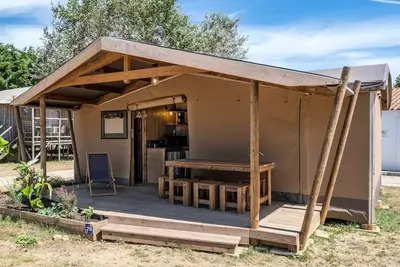 Image de Ecolodge Cotton toilée Confort 35m² (3 chambres) - dont terrasse couverte de 11m² + Tv 6 personnes