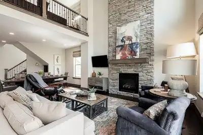 Image de Great for anytime of year! Private hot tub and community amenities