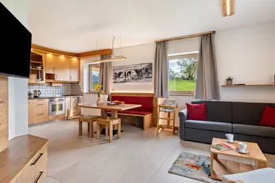 Image de Appartement 'Ferienwohnung Schlern Bio Schrofhof' avec vue sur la montagne, terrasse privée et Wi-Fi