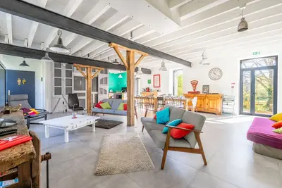 Image de Grand gîte \"L'Erdre au Moulin\"  avec terrasses privées, grand espace de jardin et Wi-Fi.