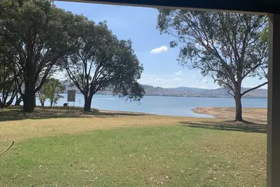 Image de Private property on the Hume Weir - waterfront access. Family and pet friendly