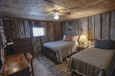 Image de 2 Bed Boutique Suite at The Goat Pen - Gizzard South Room