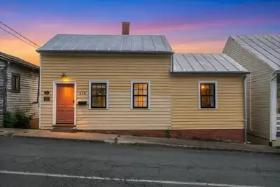 Image de Little Yellow House-Résidence-Salle de bain privée