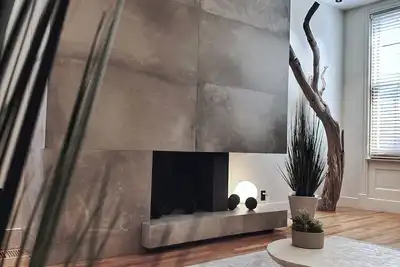 Image de 4 Bedrooms • Private Patio• Stay in Style • Free parking