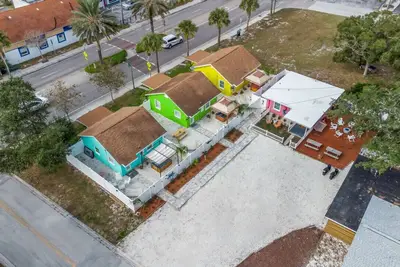 Image de Luxe Oasis | Hot Tubs, Group Escape, 10 to Beach