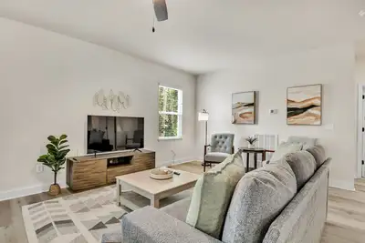Image de Greer Charm: Pet-Friendly 2br with Fire Pit