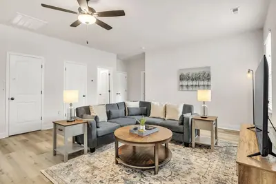 Image de Pet-Friendly 2br Greer Home, King Beds & Fire Pit