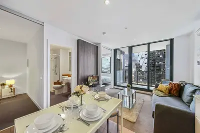Image de A Chic 2br Home Near Southern Cross, City Views