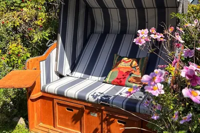 Image de Sunny vacation apartment with private garden in Friedrichskoog-Spitze