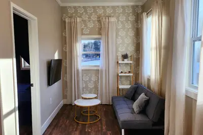 Image de Recently Renovated Cozy Cottage in Private Village On Vt-100 (5-min to Mount Snow)