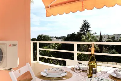 Image de Appartement 2 pièces avec parking et climatisation près de la plage