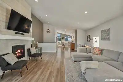 Image de Chuck's Base Camp - Your Luxurious Alaskan Getaway