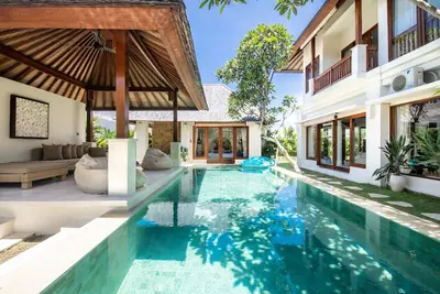 Image de This house is a 4 bedroom(s), 3 bathrooms, located in Canggu, Bali.