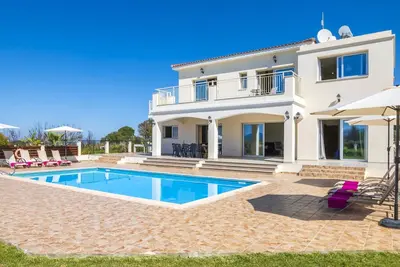 Image de Villa Chrystalla by Villa Plus