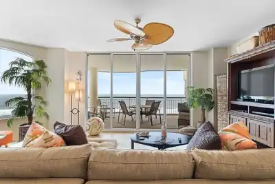 Image de Beach Colony East 8b- Expansive Balcony!