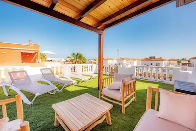 Casa Mimosa - Amazing Roof Terrace, within 5 minutes of all local amenities