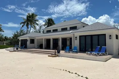 Image de Steps From the Water on One of The Most Beautiful Beaches in Exuma!