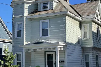 Image de Heart-of-Burlington Four Bedroom Apartment