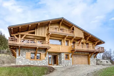 Image de Chalet de luxe neuf avec sauna à 10 mn à pied du centre de Megève, proche piste