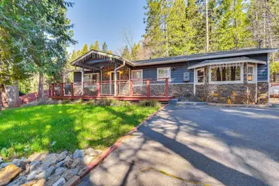 Image de Lake Access & Hot Tub: Pet-Friendly Arnold Home