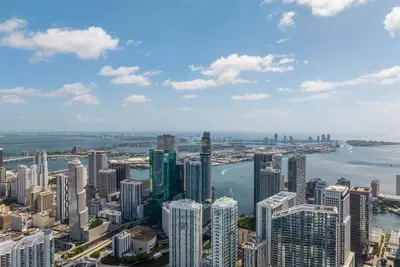 Image de Sexy Condo at Brickell on the River in the heart Brickell