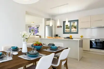 Image de Luxury Paros Villas | Villa Terra Bella | 2 Bedrooms | Panoramic Aegean Sea Views & Private Pool | Aspro Chorio