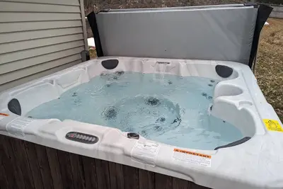 Image de Waterfront Cabin in Siren on Clear Lake, Hot Tub, sandy shoreline & more.