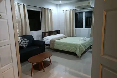 House one bedroom with full furniture, small kitchen, balcony. Quiet area