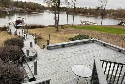 Image de Lake Front Home on Lake Wateree With Easy access to Docks and Kayak