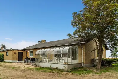 Image de Belle maison de 2 chambres à Vrå