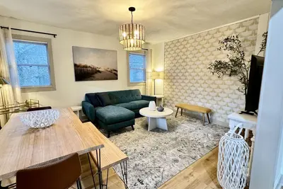 Image de Augusta Charmer Perfect for Travelers / Mid Term Professionals / Families