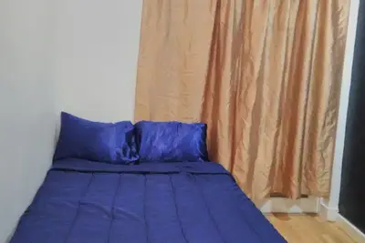 Image de Unique 2 <}