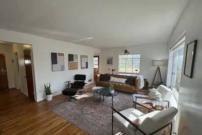 Image de Secluded Ravine Retreat near Osu & Short North