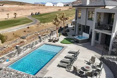 Image de Torrey Pines House~Private Pool/Hot-Tub~Golf View