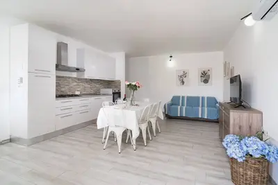 Trilo Cedro: Confortevole Trilocale a Orosei