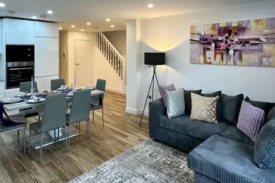 Image de House in Croydon welcomes you to Comfort and style