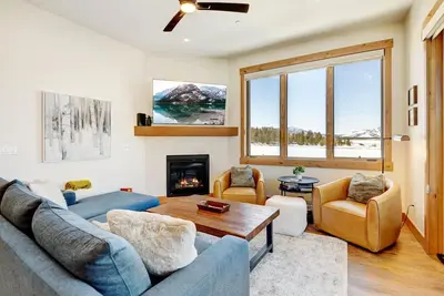 Image de Luxury Condo E201 I Private Hot Tub I Great Views I Best Price I Discounted Attractions