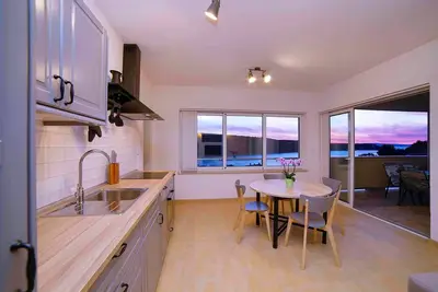 Image de Appartement de deux chambres avec le balcon et la vue sur le mer Kampor, Rab (A-20925-a)