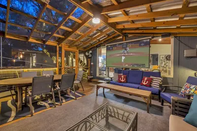 Image de The Treetops-charming waterfront home on Lbj