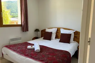 Image de 2 Family-Friendly Units with Pool in Provence Near The Castle of Aulan