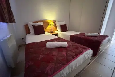 Image de Couples' Getaway: Romantic Flats Near Thermal Spas | Bike Room | Full Kitchen