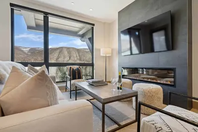 Image de One Riverfront Condo 405