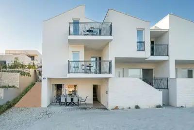 Image de Belle maison de vacances pour 10 personnes avec climatisation, bain à remous, Wifi, Tv et terrasse