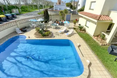 Image de Bel appartement pour 5 personnes avec Wifi, climatisation, piscine, Tv et terrasse