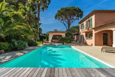 Image de Maison de vacances privée avec piscine privée, Wifi, climatisation, Tv, terrasse, animaux admis