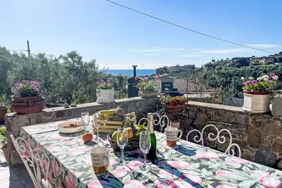 Image de Joli appartement pour 4 personnes avec Wifi, climatisation, Tv, patio et parking