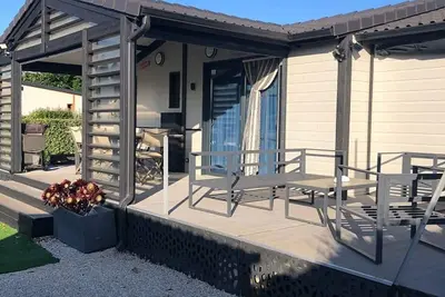 Image de Chalet 3 Chambres avec Piscines, Clim et Proximité Plages à Pomérols