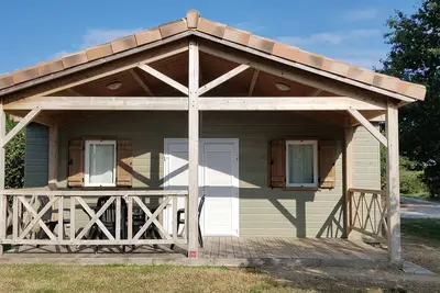 Image de Chalet 2 Chambres avec Piscine Chauffée Près du Lac du Jaunay, Idéal Familles